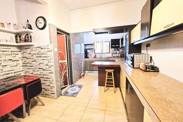 Taman Laman Desa, Desa Latania