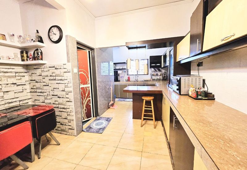 Taman Laman Desa, Desa Latania