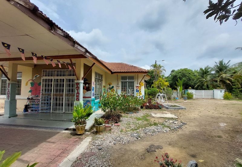 Taman Desa Pinggiran Bayu