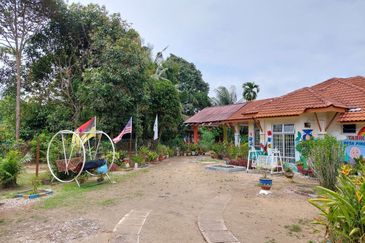 Taman Desa Pinggiran Bayu