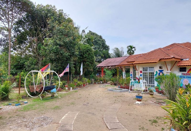 Taman Desa Pinggiran Bayu