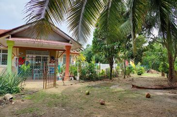 Taman Desa Pinggiran Bayu