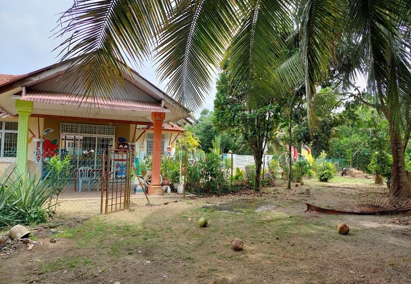 Taman Desa Pinggiran Bayu