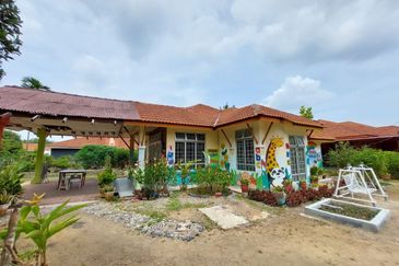 Taman Desa Pinggiran Bayu