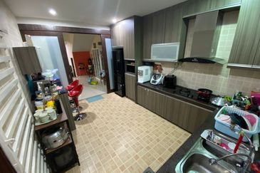 Perdana College Heights