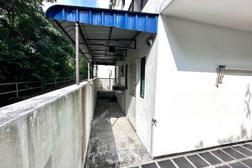 Laman Delfina @ Nilai Impian