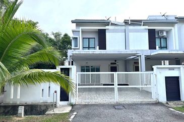 Laman Delfina @ Nilai Impian