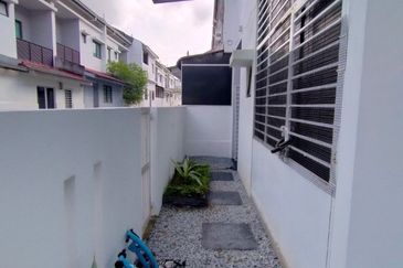 Laman Delfina @ Nilai Impian