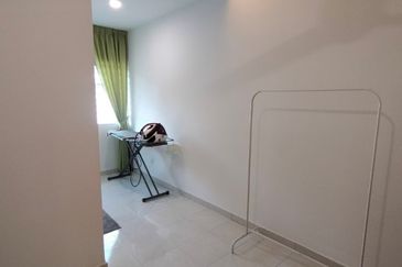 Laman Delfina @ Nilai Impian