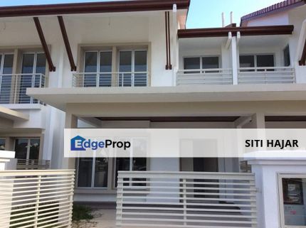 Laman Kenangan, Nilai,  Negeri Sembilan,  Double Storey Intermediate House, Negeri Sembilan, Nilai