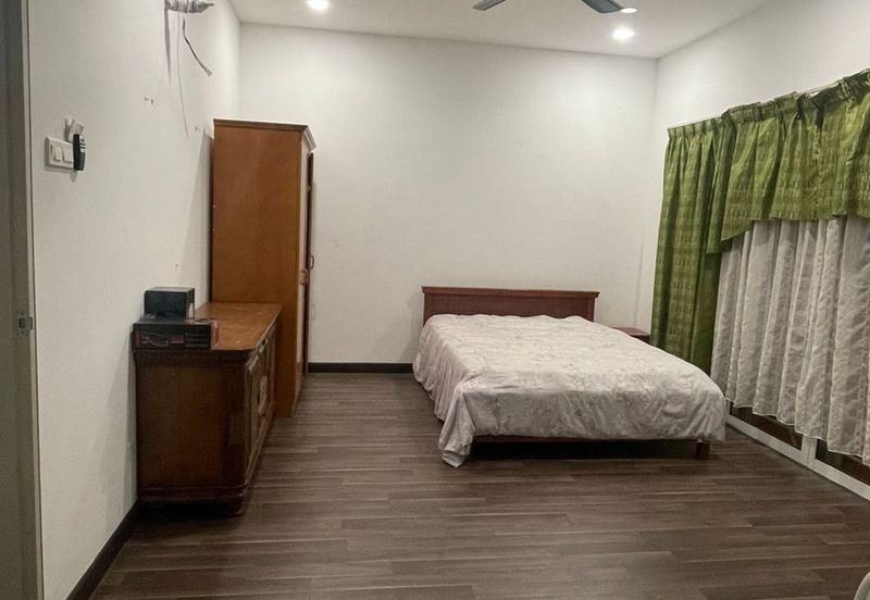 NILAI IMPIAN (LAMAN AZALEA)