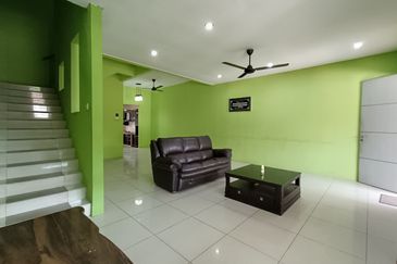 Perdana College Heights