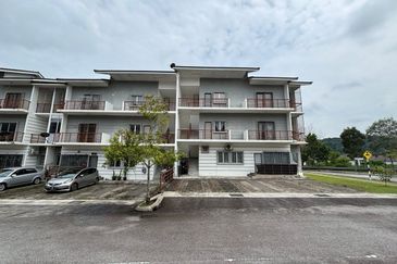 BANDAR AINSDALE FASA 1(SUCI)