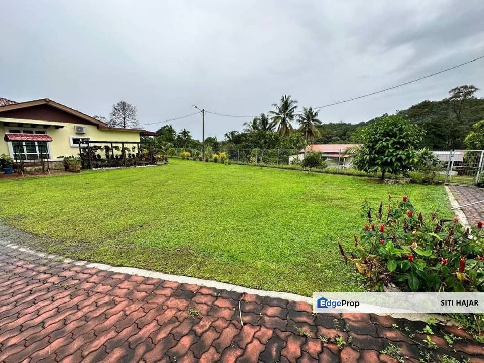 Kampung Baru Mambau, Seremban, Negeri Sembilan, Bungalow and Land 1.7 acre for Sale, Negeri Sembilan, Seremban