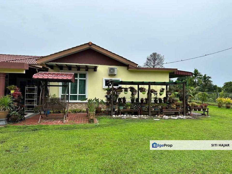 Kampung Baru Mambau, Seremban, Negeri Sembilan, Bungalow and Land 1.7 acre for Sale, Negeri Sembilan, Seremban