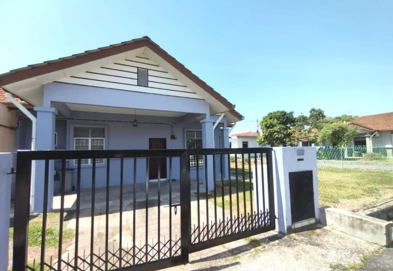 Taman Desa Pinggiran Bayu