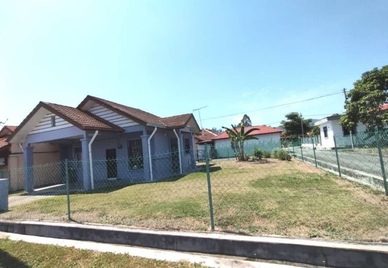 Taman Desa Pinggiran Bayu