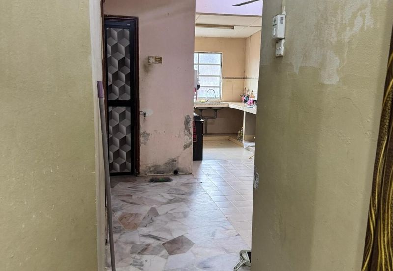 Taman Pinggiran Golf Paroi