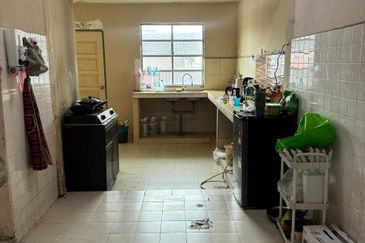 Taman Pinggiran Golf Paroi