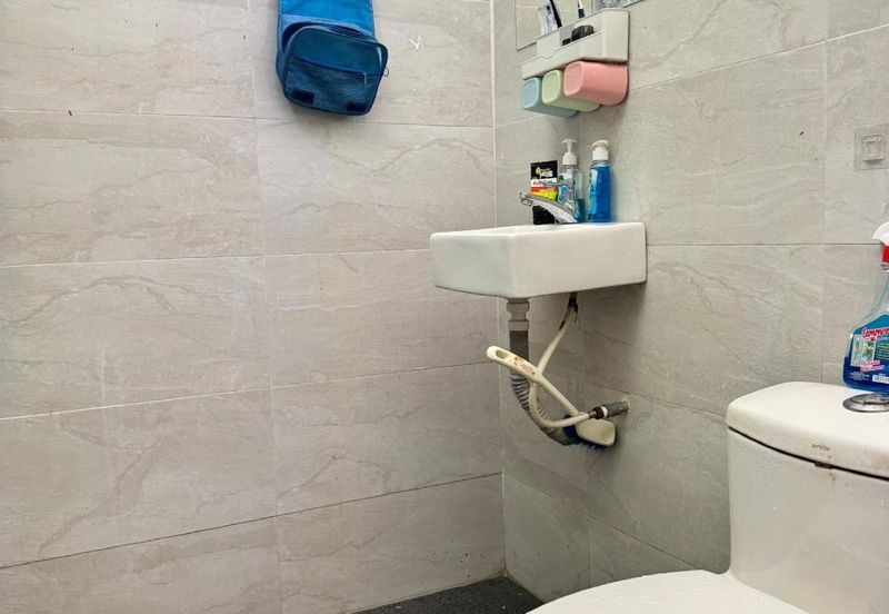 Taman Pinggiran Golf Paroi