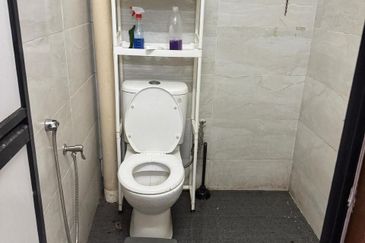 Taman Pinggiran Golf Paroi