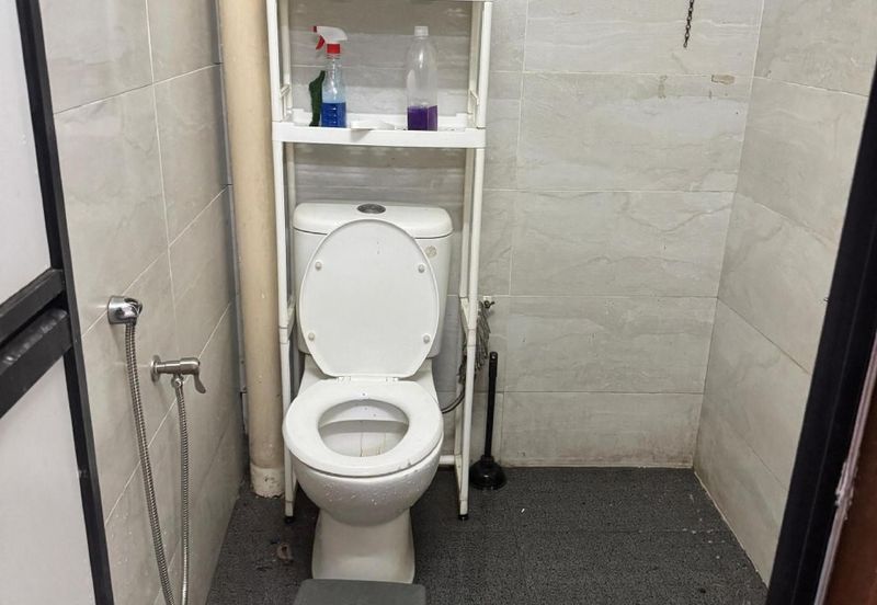 Taman Pinggiran Golf Paroi