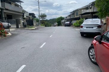 Taman Mawar, Bandar Baru Salak Tinggi