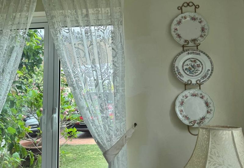 Bandar Enstek (Timur)