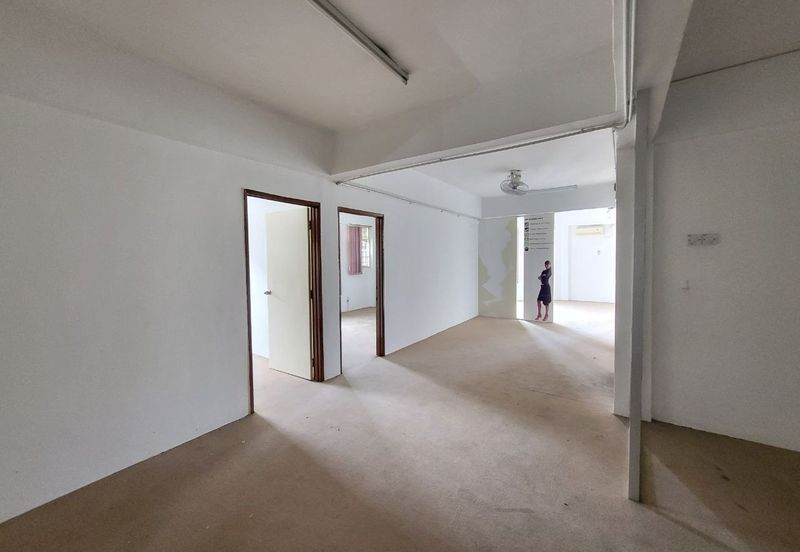 Oakland Commercial Centre