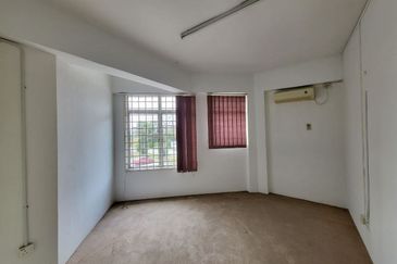 Oakland Commercial Centre