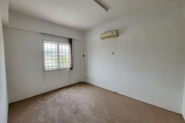 Oakland Commercial Centre