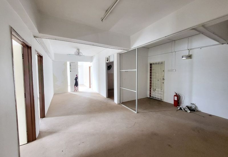 Oakland Commercial Centre