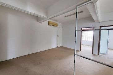 Oakland Commercial Centre