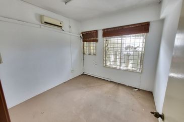 Oakland Commercial Centre