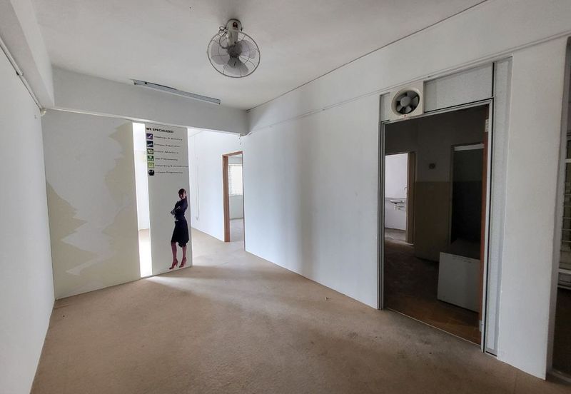 Oakland Commercial Centre