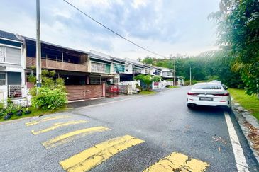 Taman Mawar, Bandar Baru Salak Tinggi