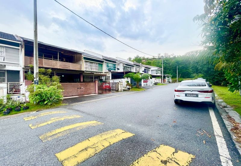 Taman Mawar, Bandar Baru Salak Tinggi