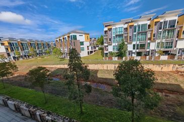 CEMPAKA SERI TOWN VILLAS @ KOTA SERIEMAS