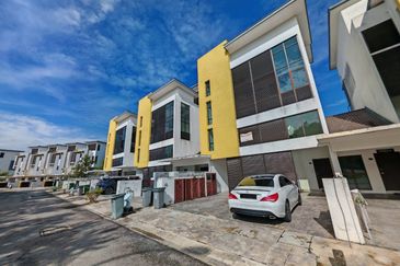 CEMPAKA SERI TOWN VILLAS @ KOTA SERIEMAS