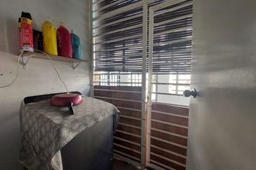 NILAI IMPIAN (LAMAN AZALEA)