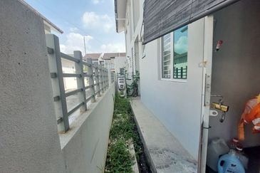 NILAI IMPIAN (LAMAN AZALEA)