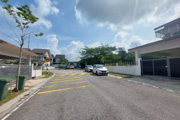 NILAI IMPIAN (LAMAN AZALEA)