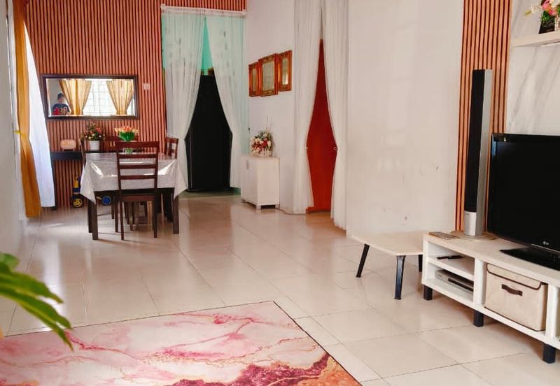 Taman College Heights (Sikamat)