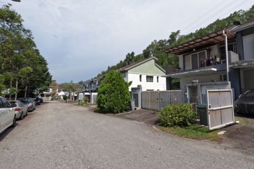 NILAI IMPIAN (LAMAN ORKID)