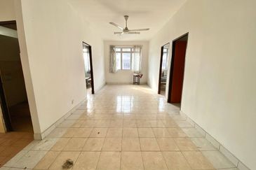 APARTMENT CAMELIA COURT (NILAI IMPIAN)