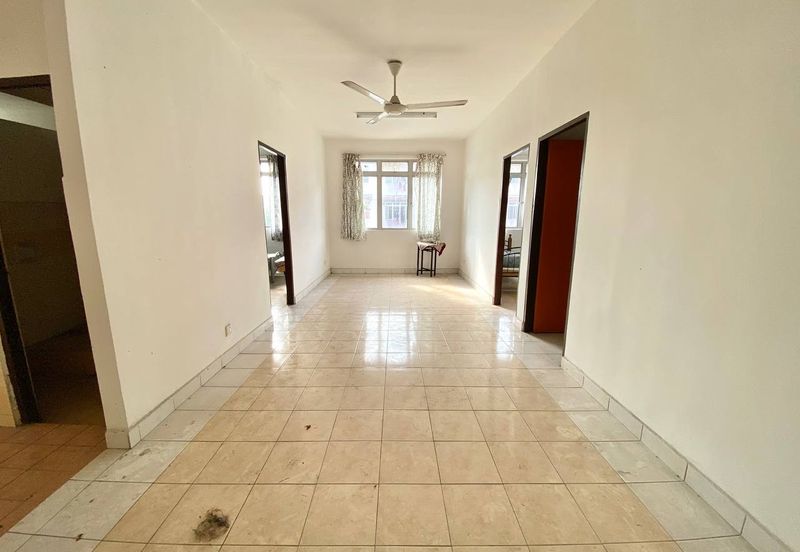 APARTMENT CAMELIA COURT (NILAI IMPIAN)