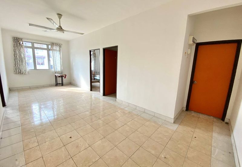 APARTMENT CAMELIA COURT (NILAI IMPIAN)