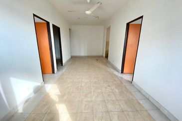 APARTMENT CAMELIA COURT (NILAI IMPIAN)
