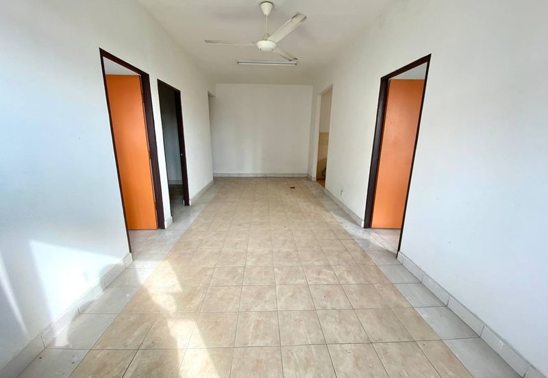 APARTMENT CAMELIA COURT (NILAI IMPIAN)