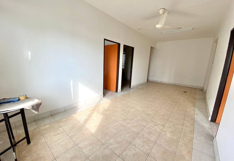 APARTMENT CAMELIA COURT (NILAI IMPIAN)